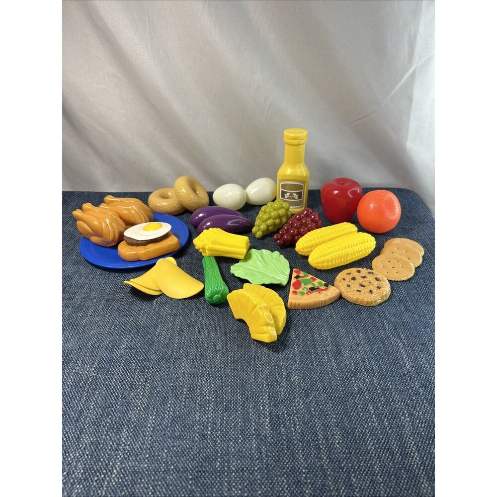 Step 2 Play Food Assortment 32 Pieces Plate Fruit Bagel Chicken Vegetables Eggs
